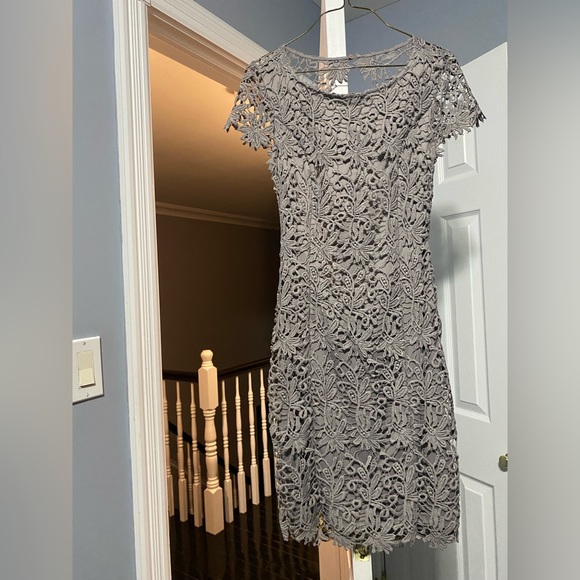 Lulu’s Lace Bodycon Dress - Picture 6 of 7